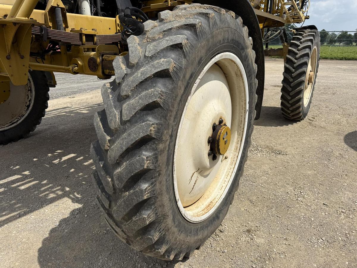 Used 2003 Rogator 1064, 1060 Gallon Tank, 90' Boom, Raven