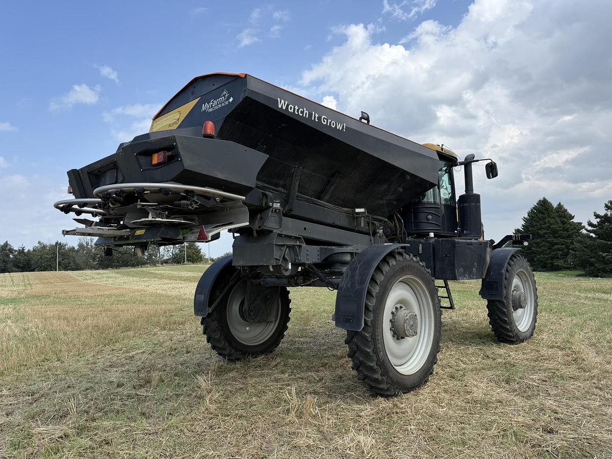 Used Agco 1100C, Amazone Zg-TS 100001 Speader