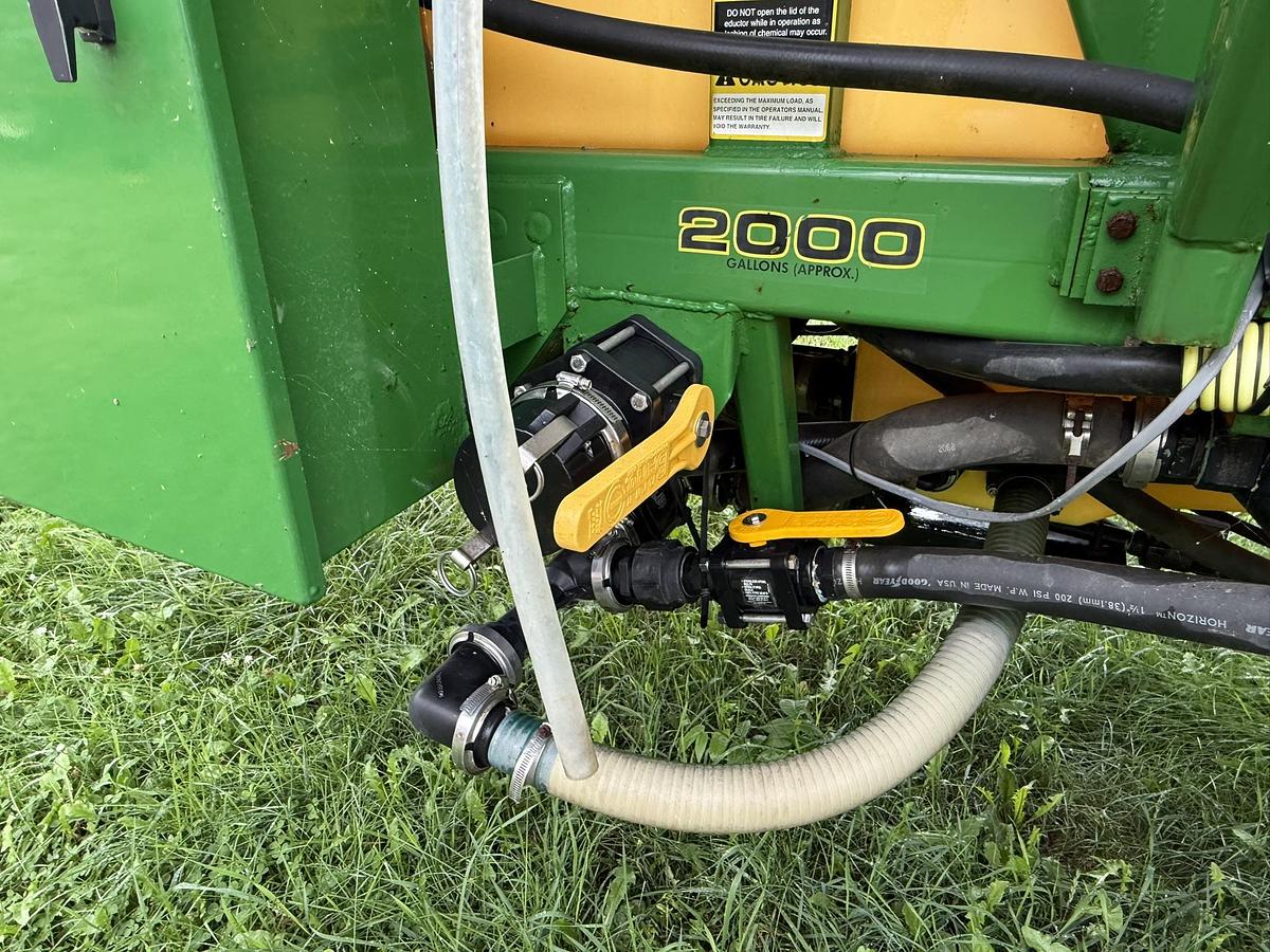 Used Redball 690, 2000 Gallon, 120' Boom,