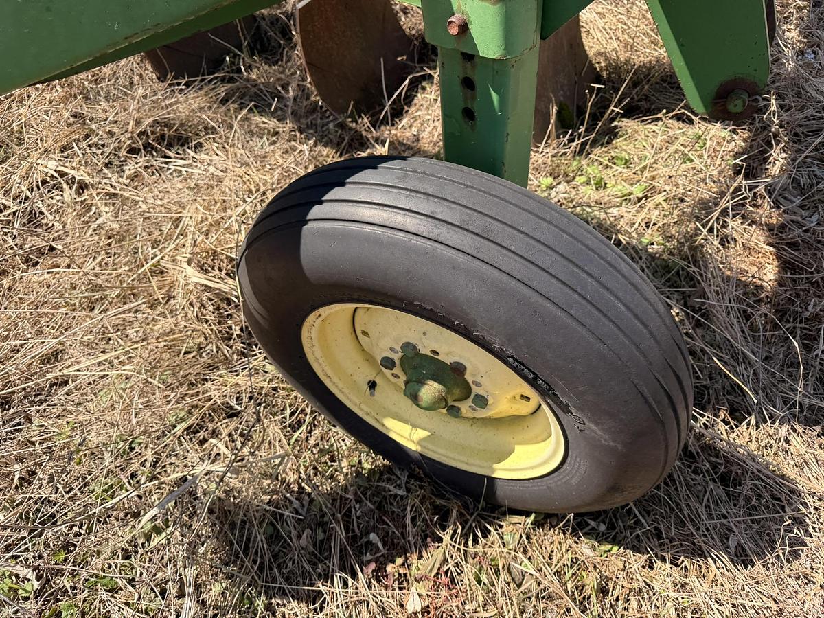 Used John Deere 995 5 Furrow Plow