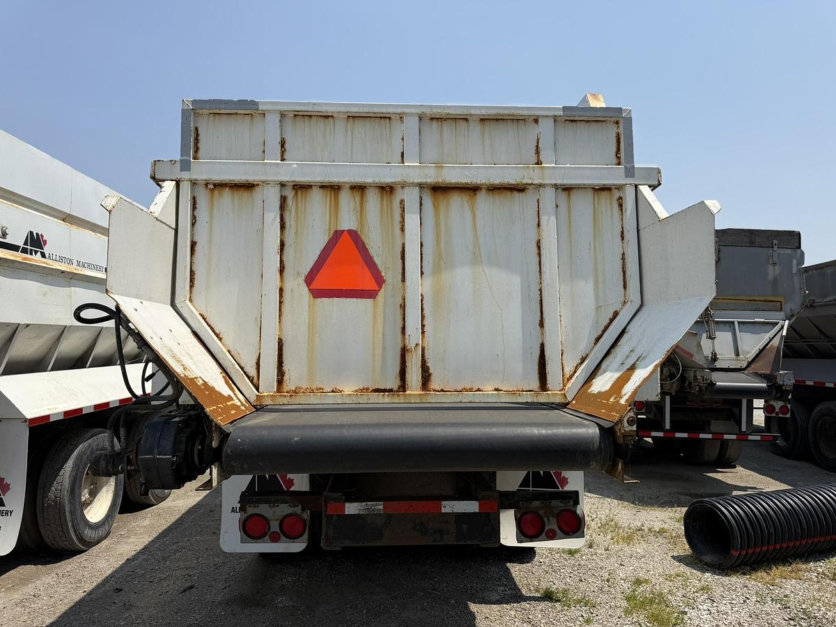 Used 1997 Mack Potato Bulk Box On Mack Truck
