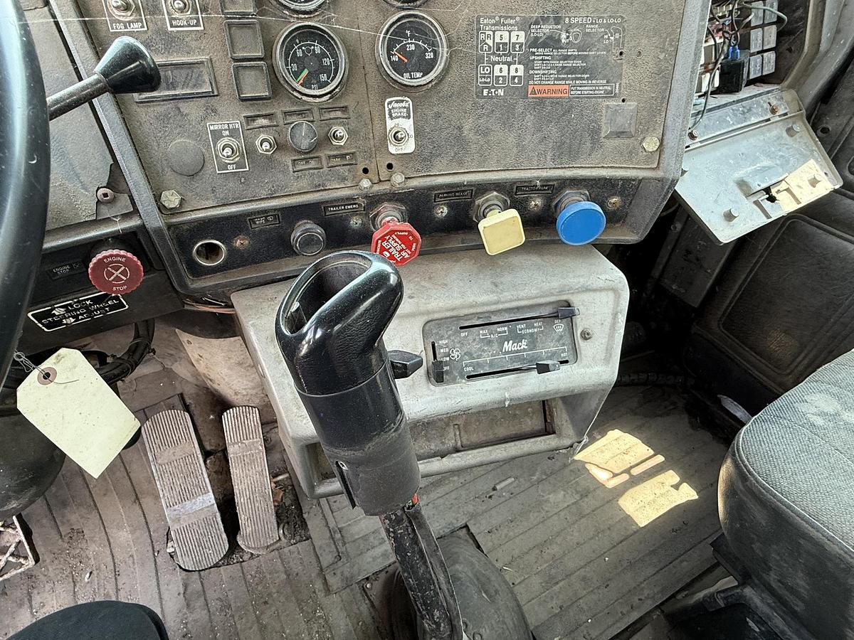 Used 1997 Mack Potato Bulk Box On Mack Truck