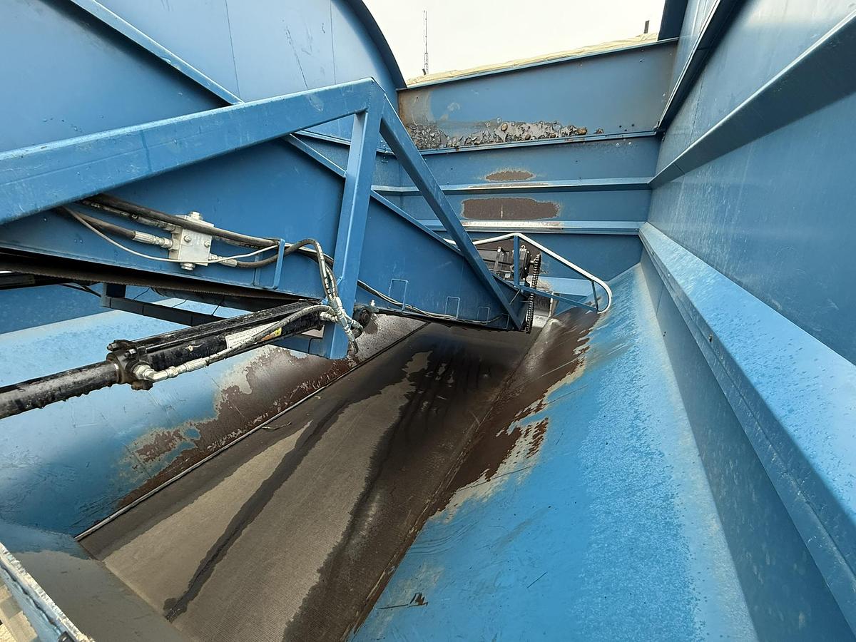 Used Alliston Machinery 400 CWT Even Flow Hopper