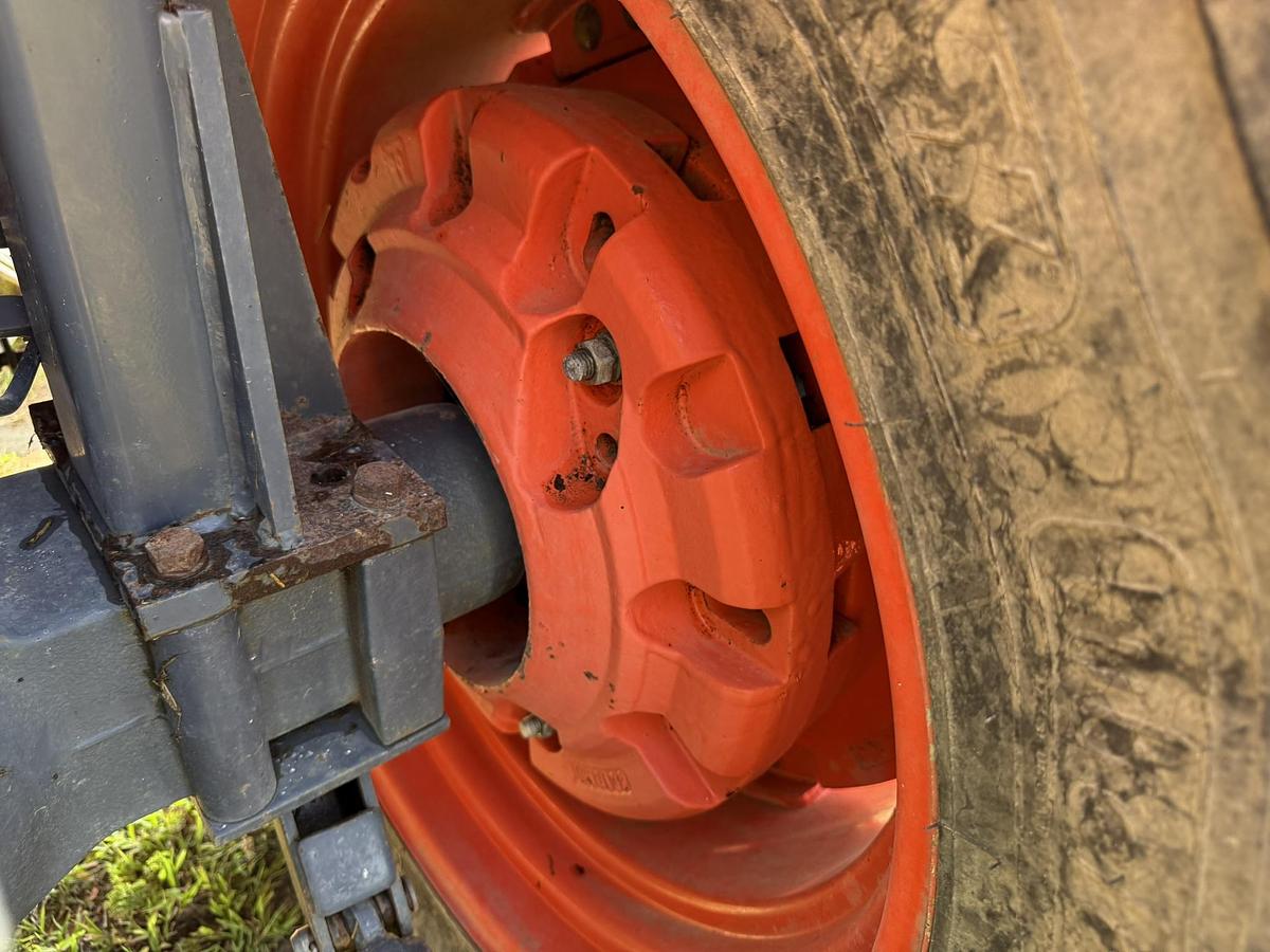 Used 2018 Kubota M7060 Rops, 4WD, Loader Tractor