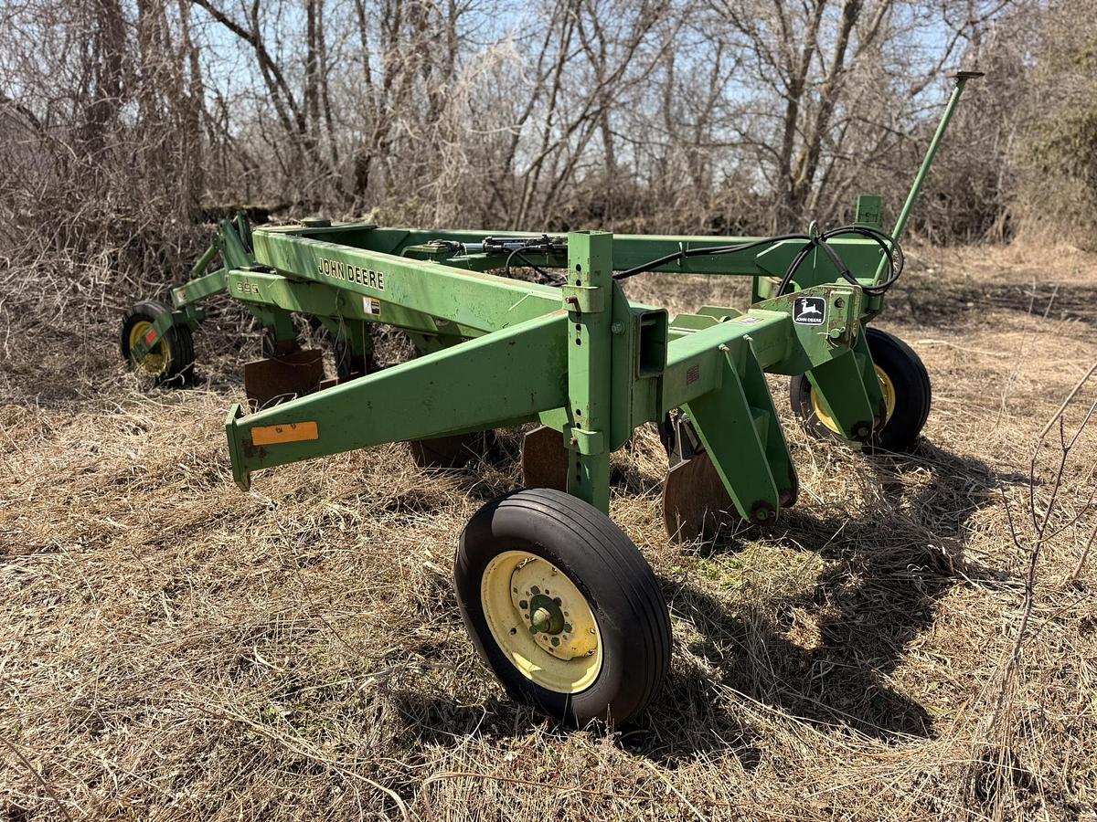 Used John Deere 995 5 Furrow Plow