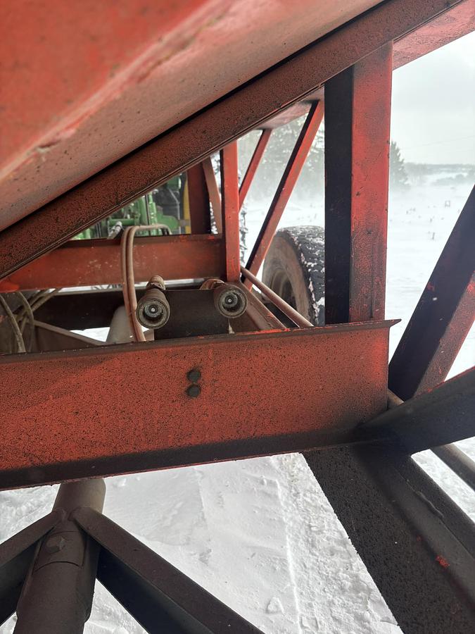 Used Killbros 385 Gravity Wagon With 12'x8" Auger