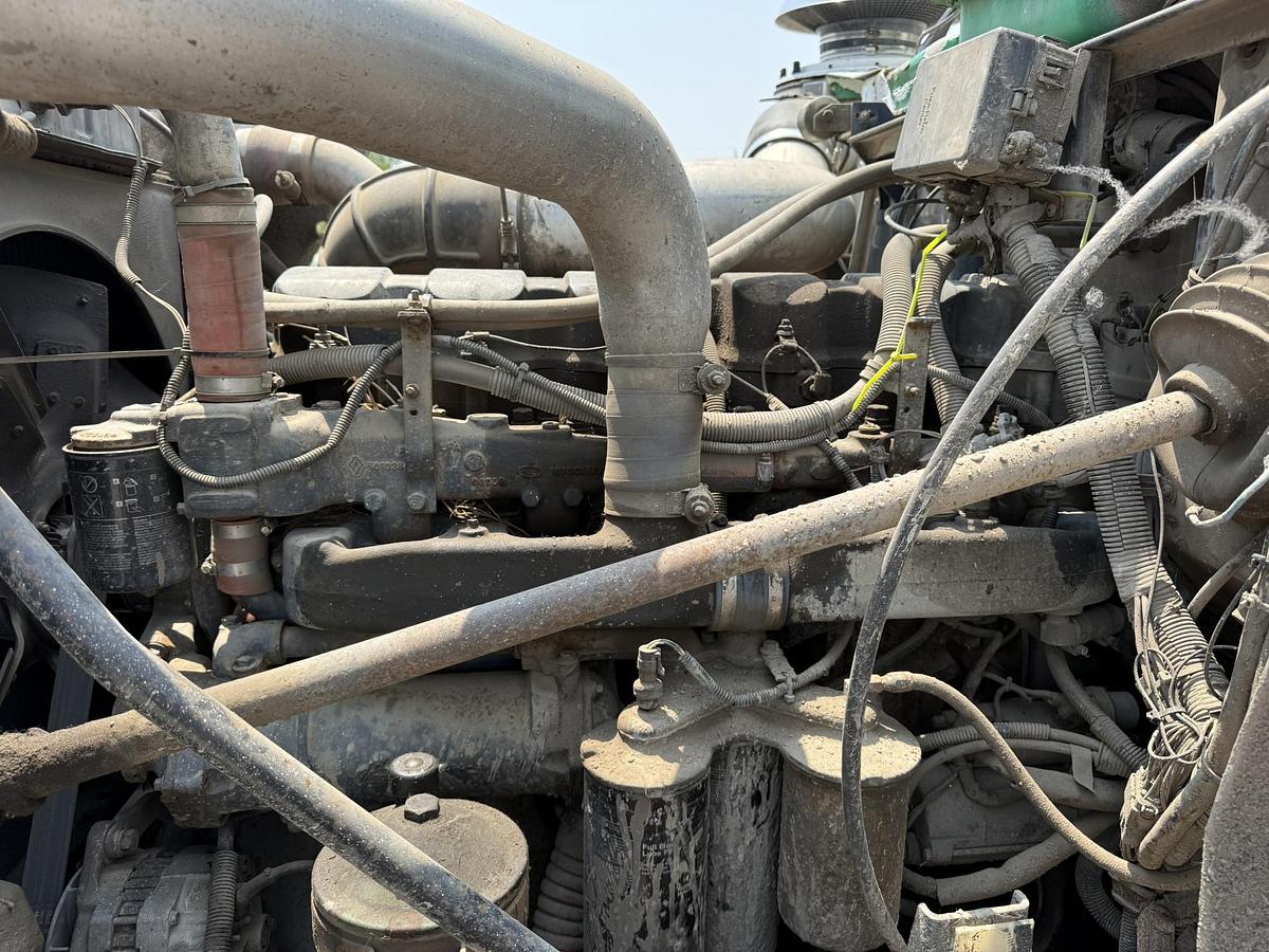 Used 1999 Mack Potato Bulk Box On Mack Truck