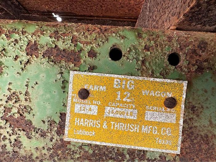 Used 32' Wagon, Tandem Axle 14,000lbs Undercarriage