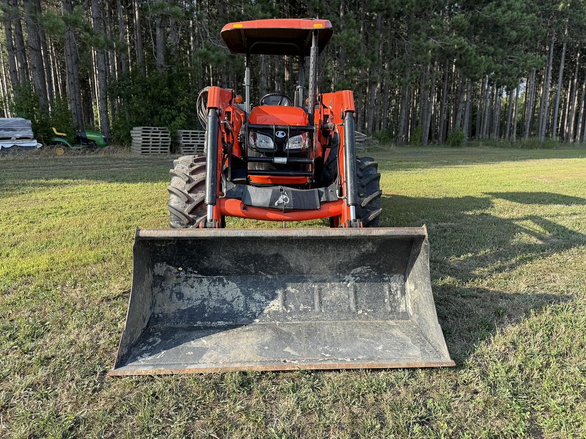 Used 2013 Kubota M7040 ROPS 4WD Loader Tractor