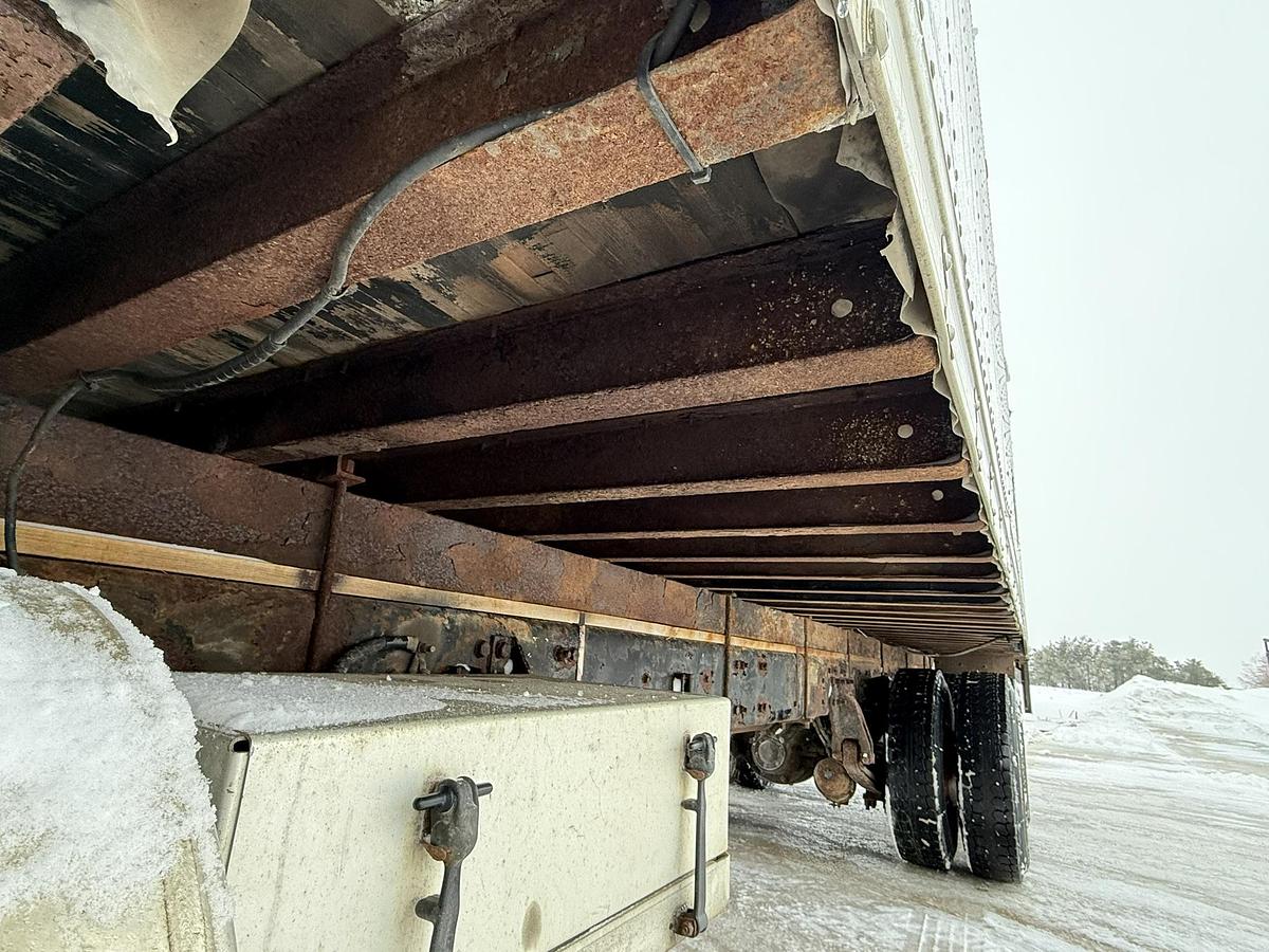 Used 2007 Freightliner Business Class M2, Cat C11, 10 SPeed, 26' Van Body