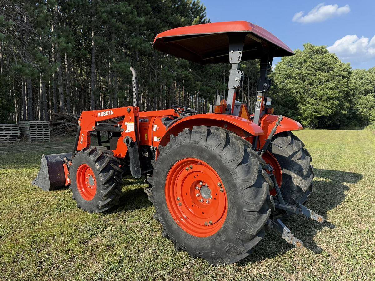 Used 2013 Kubota M7040 ROPS 4WD Loader Tractor