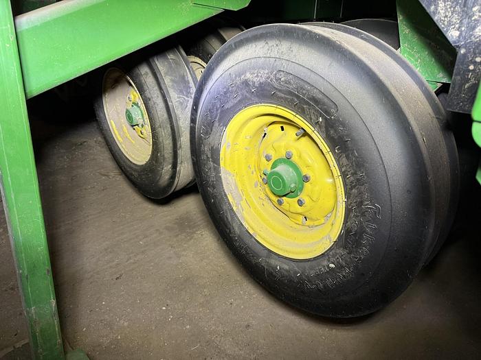 Used 2013 John Deere 455 35', Markers, Scale