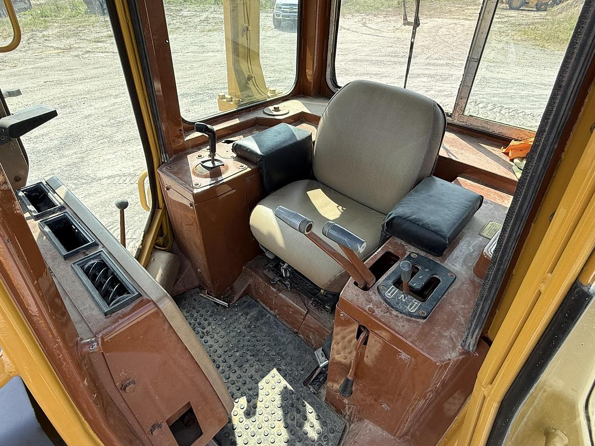 Used 1988 Caterpillar D5H Dozer