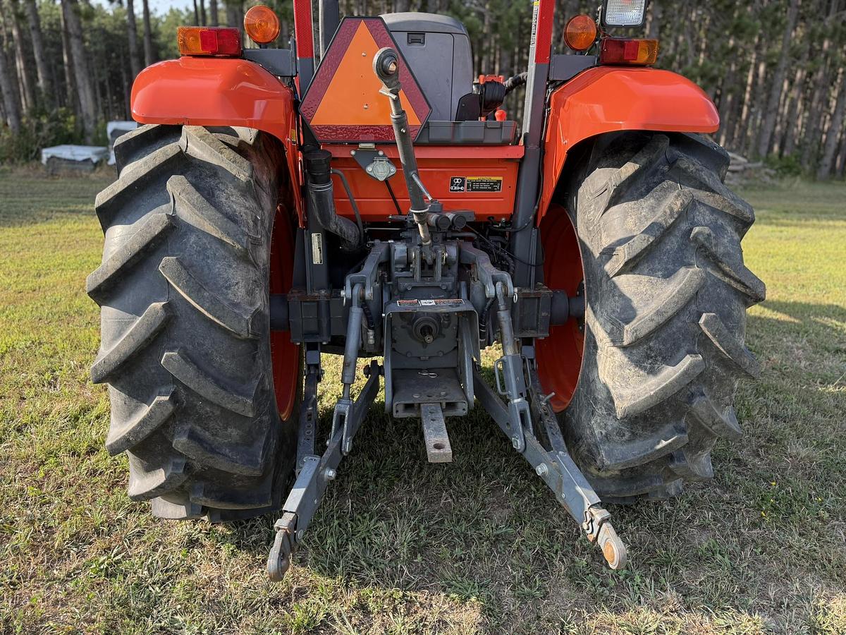 Used 2013 Kubota M7040 ROPS 4WD Loader Tractor