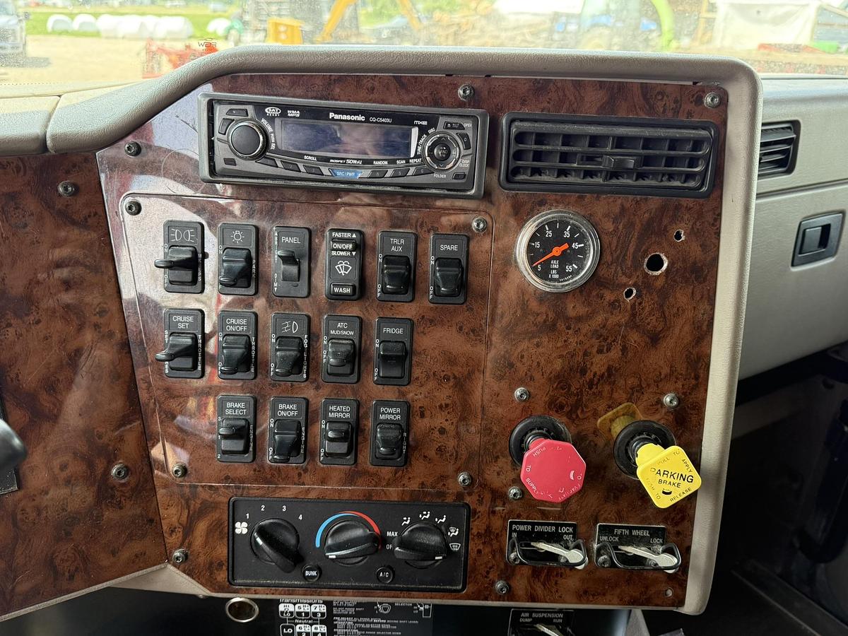 Used 2005 International 9200i