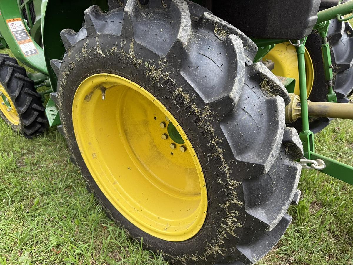 Used 2022 John Deere 3025D Loader Tractor, 4X4, 2 SCV's