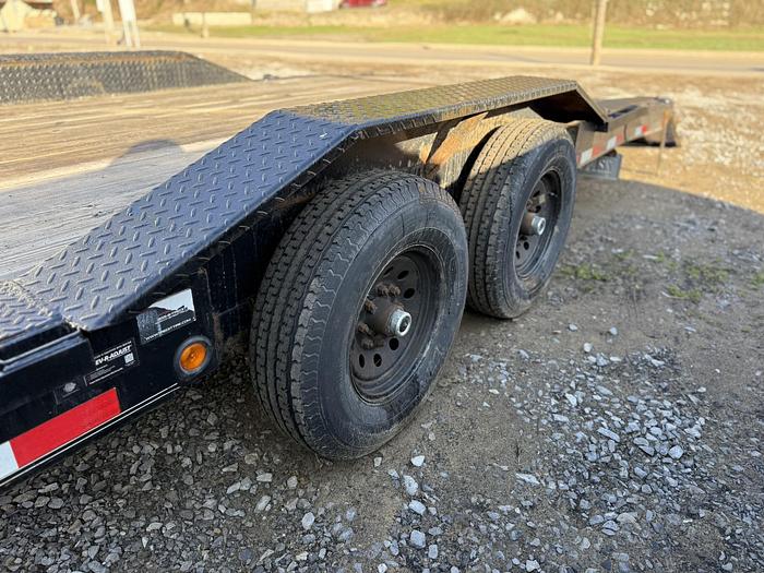 Used Load Trail 30' Goose Neck Tandem 7,000lbs