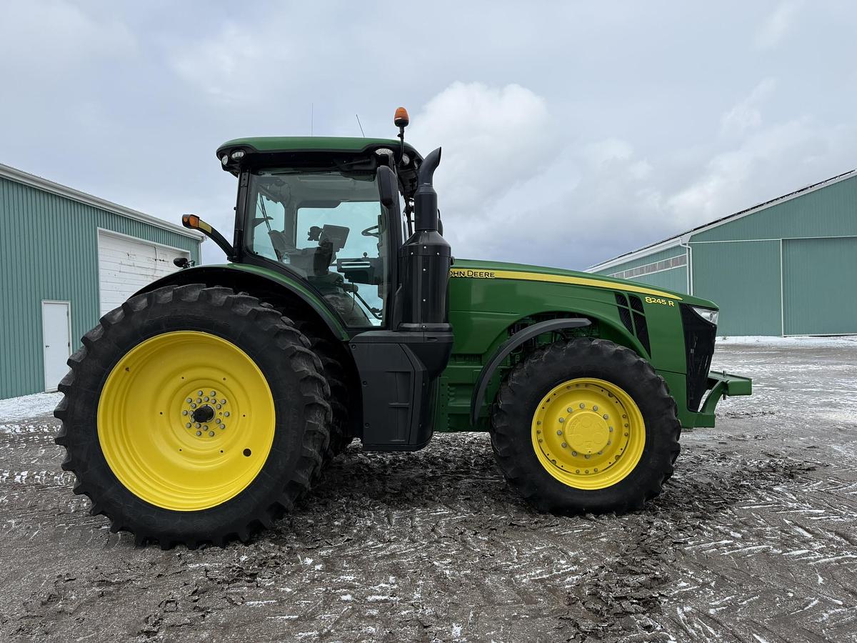 Used John Deere 8245R