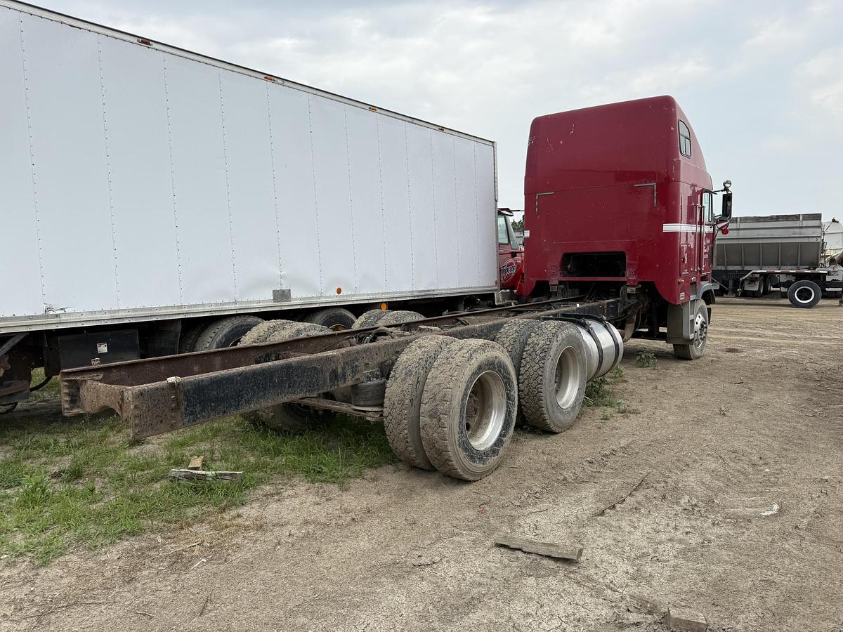 Used Freightliner FLB Cab Over, Cat 350, 13 Speed
