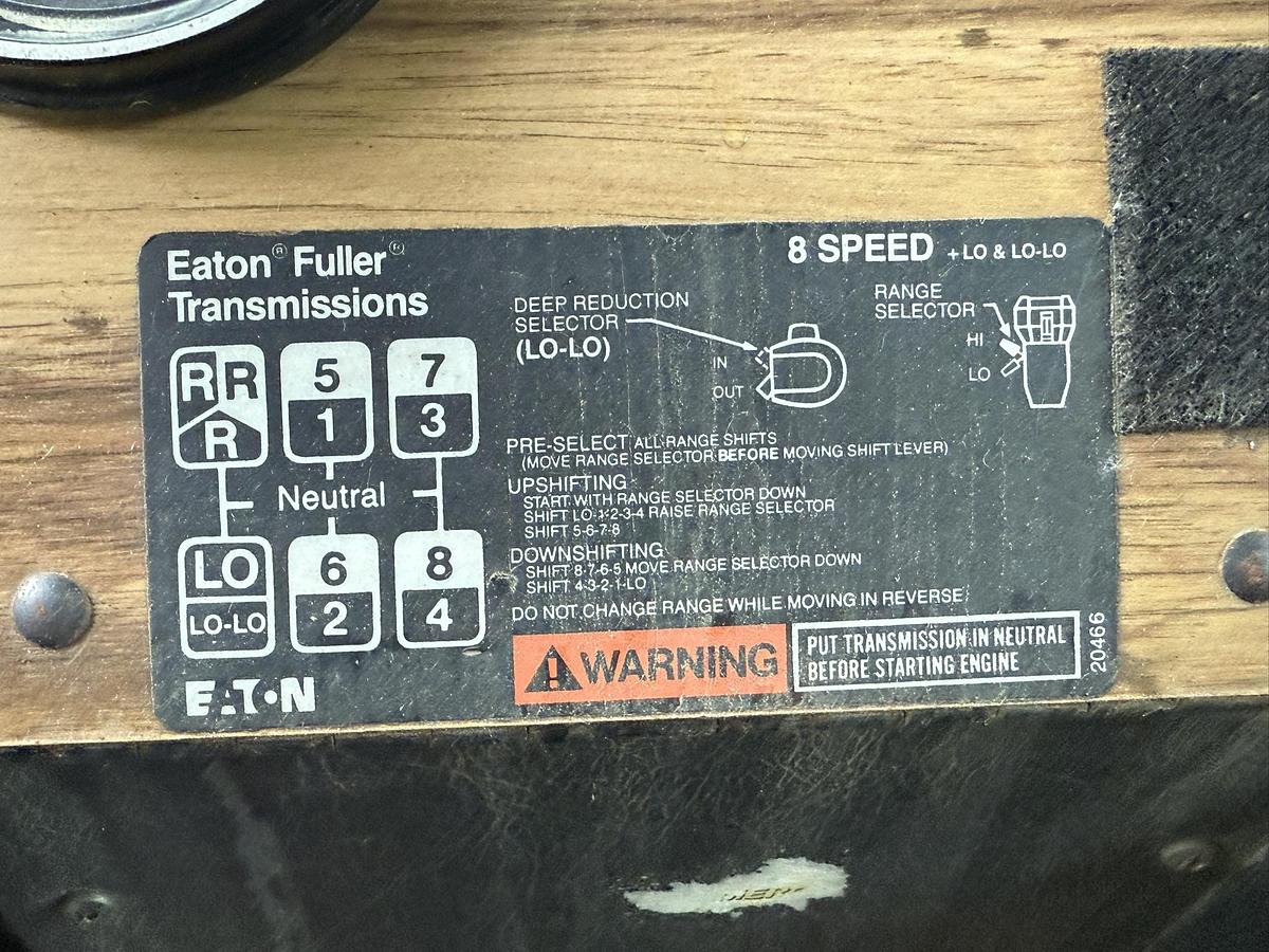 Used Western Star Cat 3406 8LL Eaton Alliston Machinery 24' Bulk Box