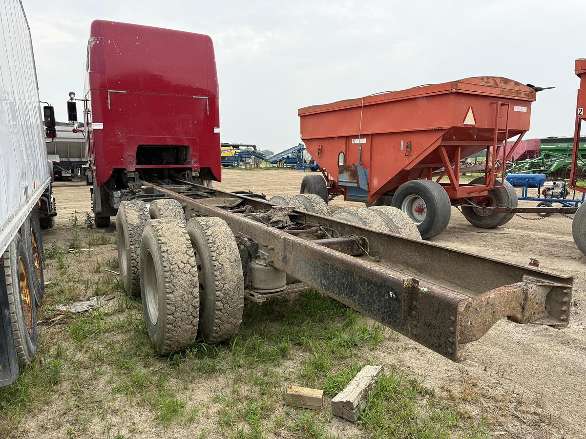 Used Freightliner FLB Cab Over, Cat 350, 13 Speed