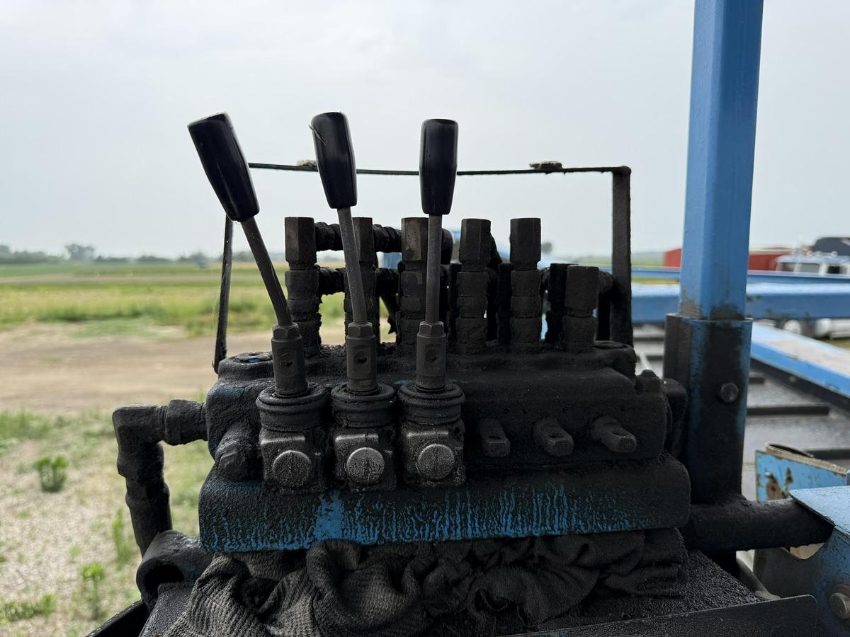 Used Alliston Machinery Bin Piler, 50' Telescopic Boom, 48" grading table, 2 Booms