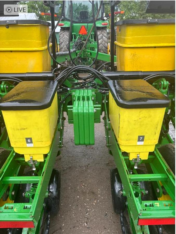 Used 2005 John Deere 1770, Markers, Dry Fert, Precision, V-Drive