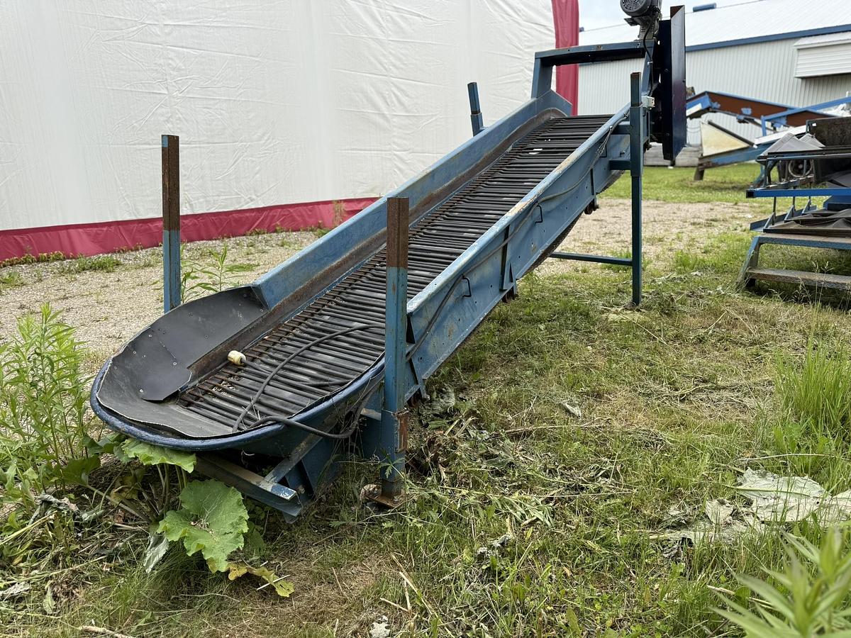 Used Alliston Machinery Lead In Conveyor 13' Long, 30" Belted Chain