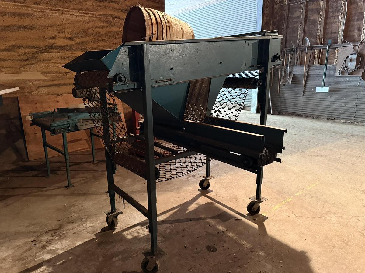 Used Vegetable Sizer, 25" Wide, 2" Sizing Chain