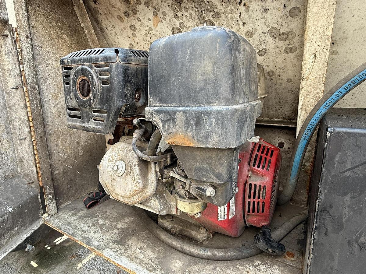 Used 1997 Mack Potato Bulk Box On Mack Truck