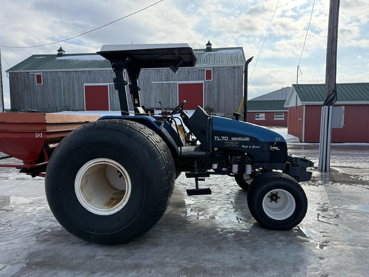 Used 1999 New Holland TL70, Turf and Ag Tires, Raven Guidance and Light Bar