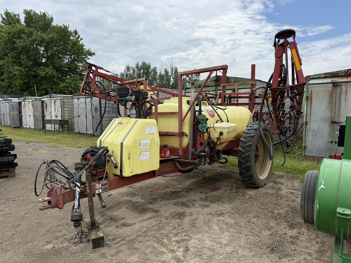 Used Hardi NAV550M Pull-Type Sprayer, 60', 550 Gallon, Eductor, Rise Tank