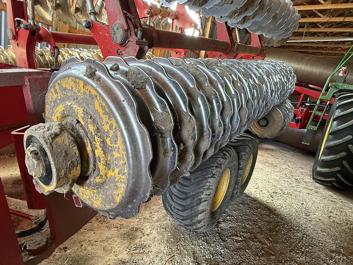 Used 2019 Vaderstad Carrier 925, 9M, New Disk, Steel Packer