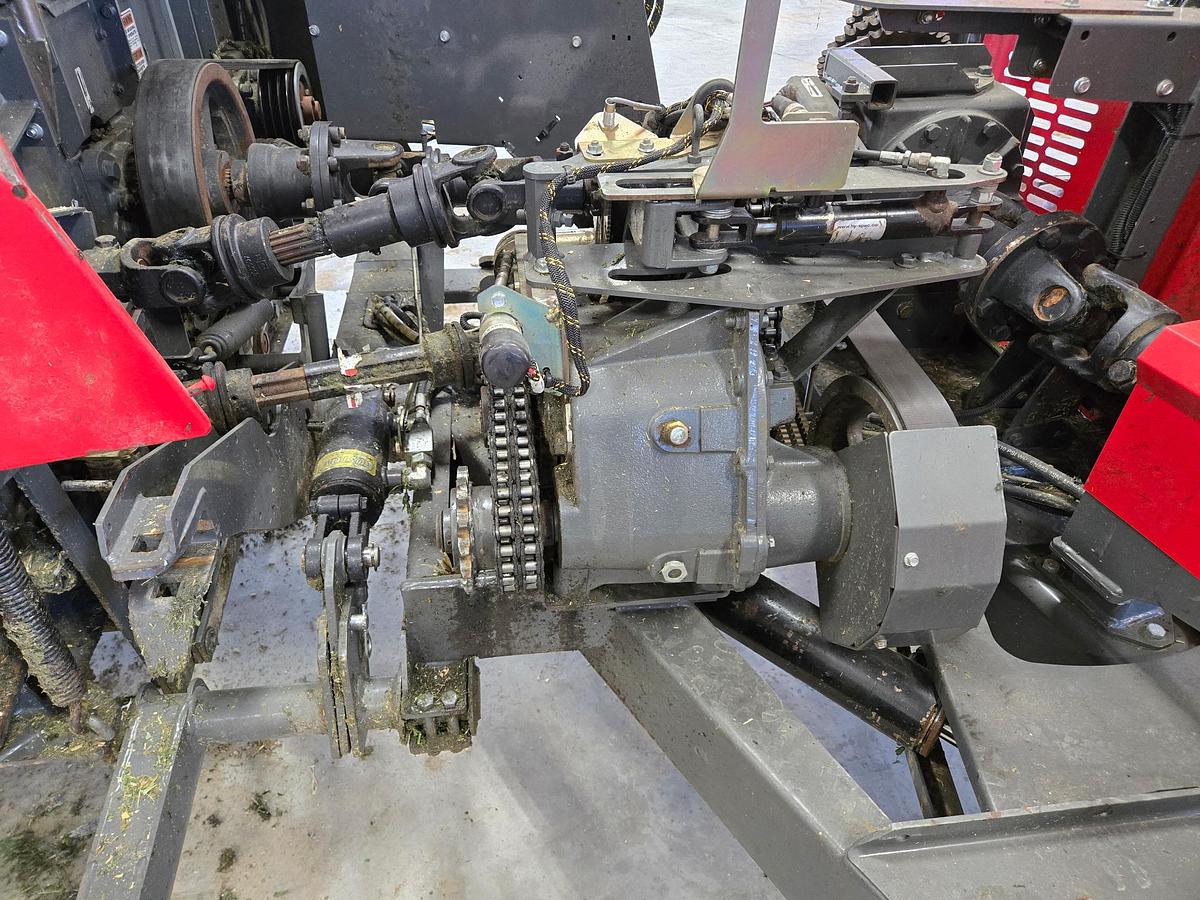 Used 2019 Dion Scorpion 300, 9ft Hay Head, 4 Row Corn Head, Processor