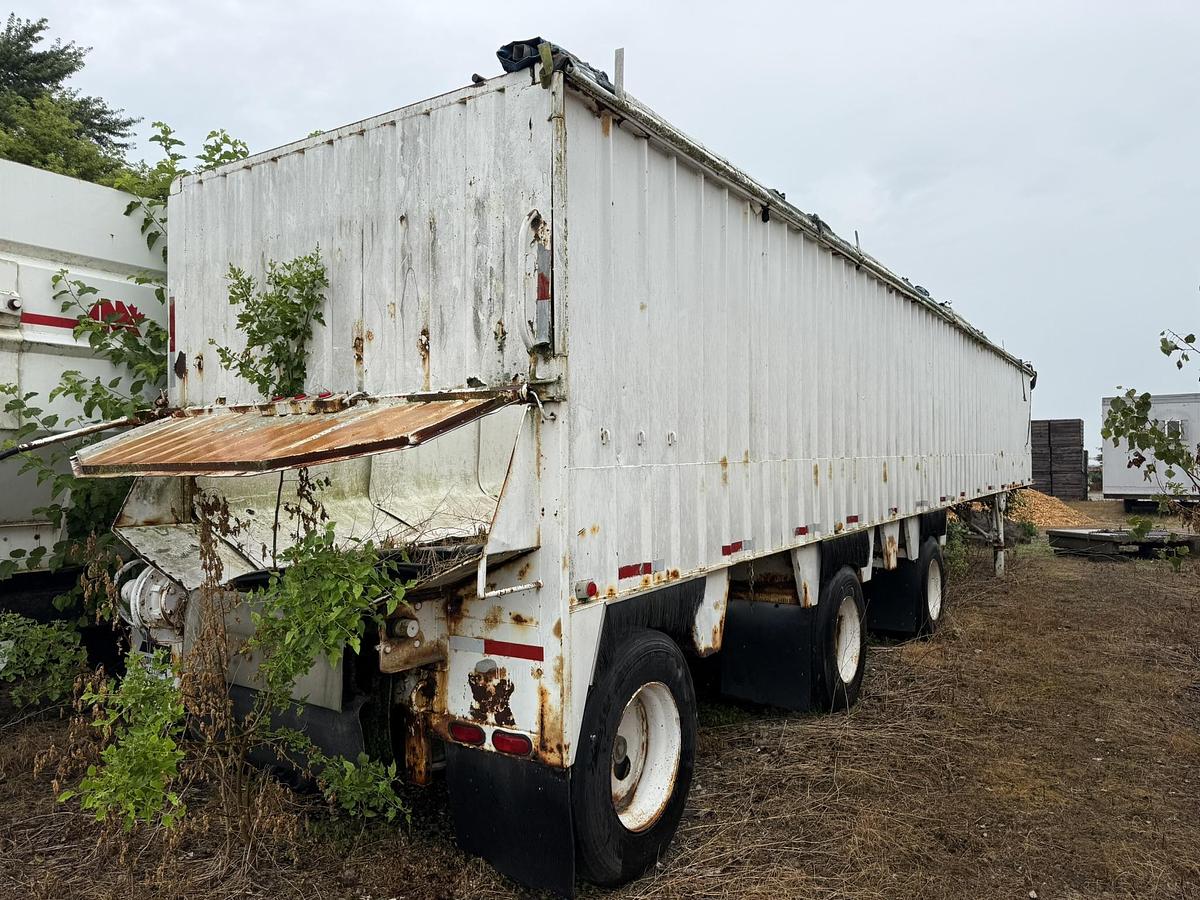 Used Star Trailers 3 Axle LIve Bottom Trailers, Package Price