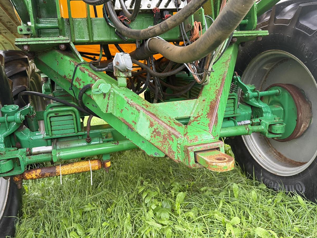 Used Redball 690, 2000 Gallon, 120' Boom,