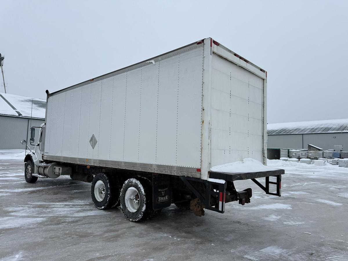 Used 2007 Freightliner Business Class M2, Cat C11, 10 SPeed, 26' Van Body