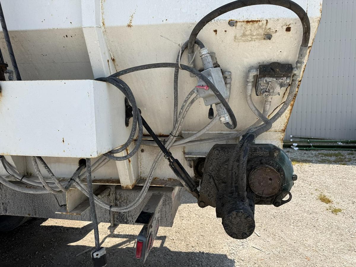 Used 1999 Mack Truck With 24' Alliston Machinery Box, 60" Belt, Honda Motor