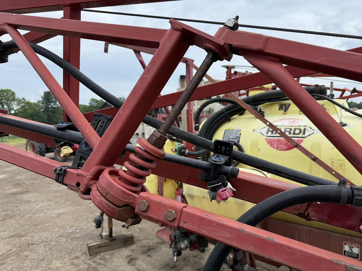 Used Hardi NAV550M Pull-Type Sprayer, 60', 550 Gallon, Eductor, Rise Tank