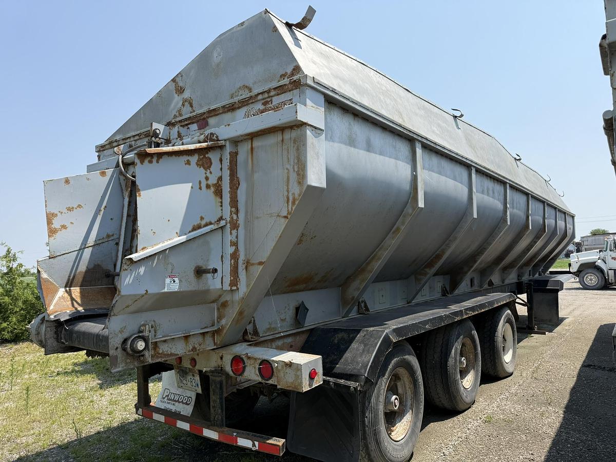 Used H.F. Stewart 40' Live Bottom Produce Trailer