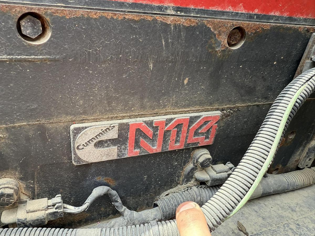 Used 1995 International Adam's 16 Ton Side Shooter Tender Box