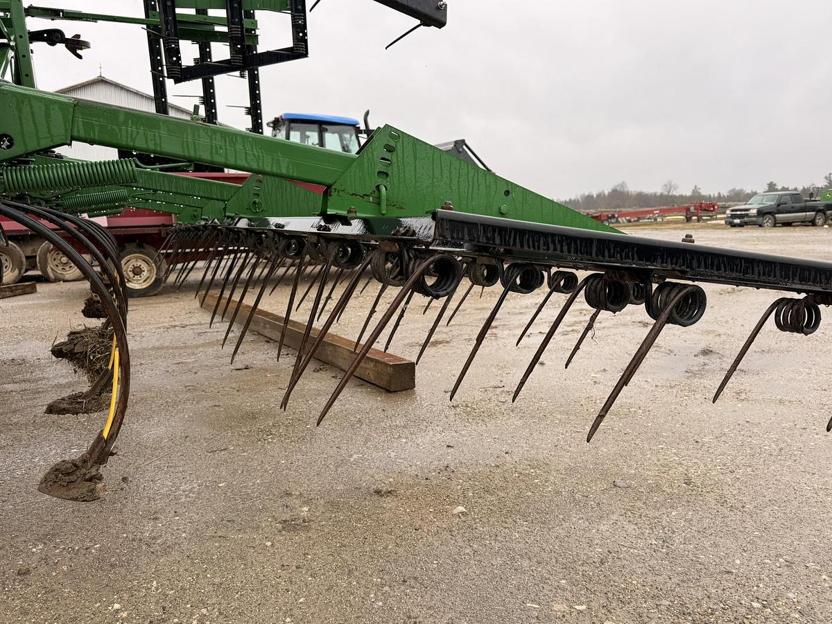 Used John Deere 985 49'5" 5 Section Cultivator