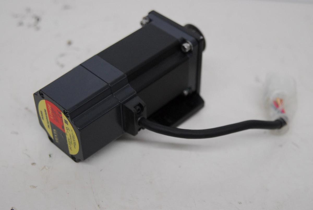 Used Oriental Motor Vexta PK569AWM 5-Phase Stepping Motor