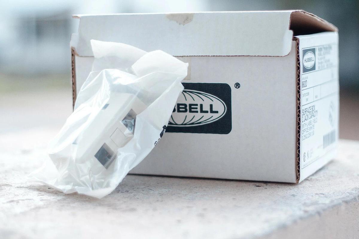 Used Box of 10 hubbell 86020 surface mount keystone boxes