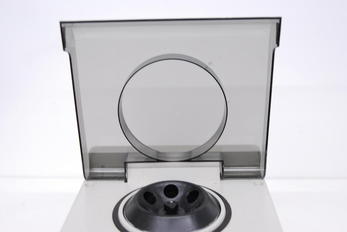 Used SmithKline Beecham Vanguard V6000 Centrifuge - 3400RPM