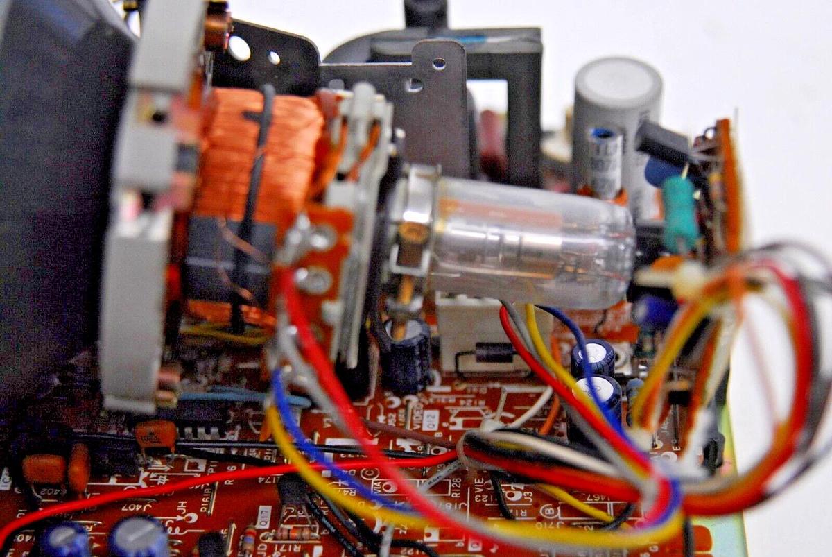 Used Vintage CRT - Matsushita 240AKB31N M-C9001N TR-90A1 9" Display (Shimadzu UV-160)