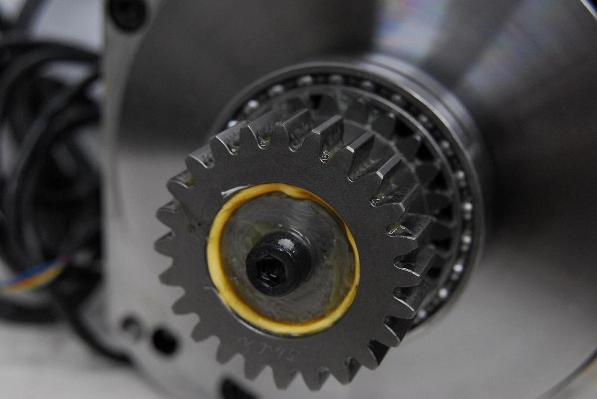 Used Kawasaki Sanyo Denki P80B22450LCX2A BL Super Servo Motor / 60490-1032RON Encoder