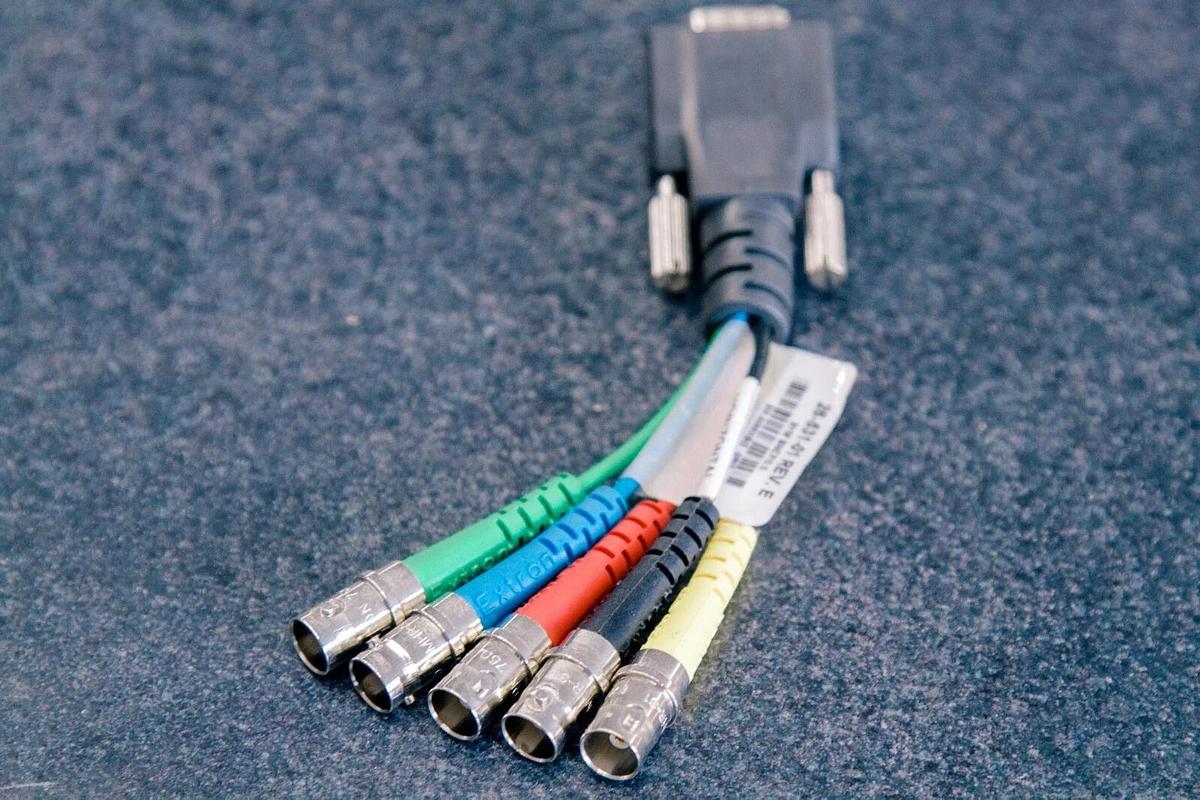 Used Extron 15 Pin HD Male to BNC Female Mini High Resolution Cable Short