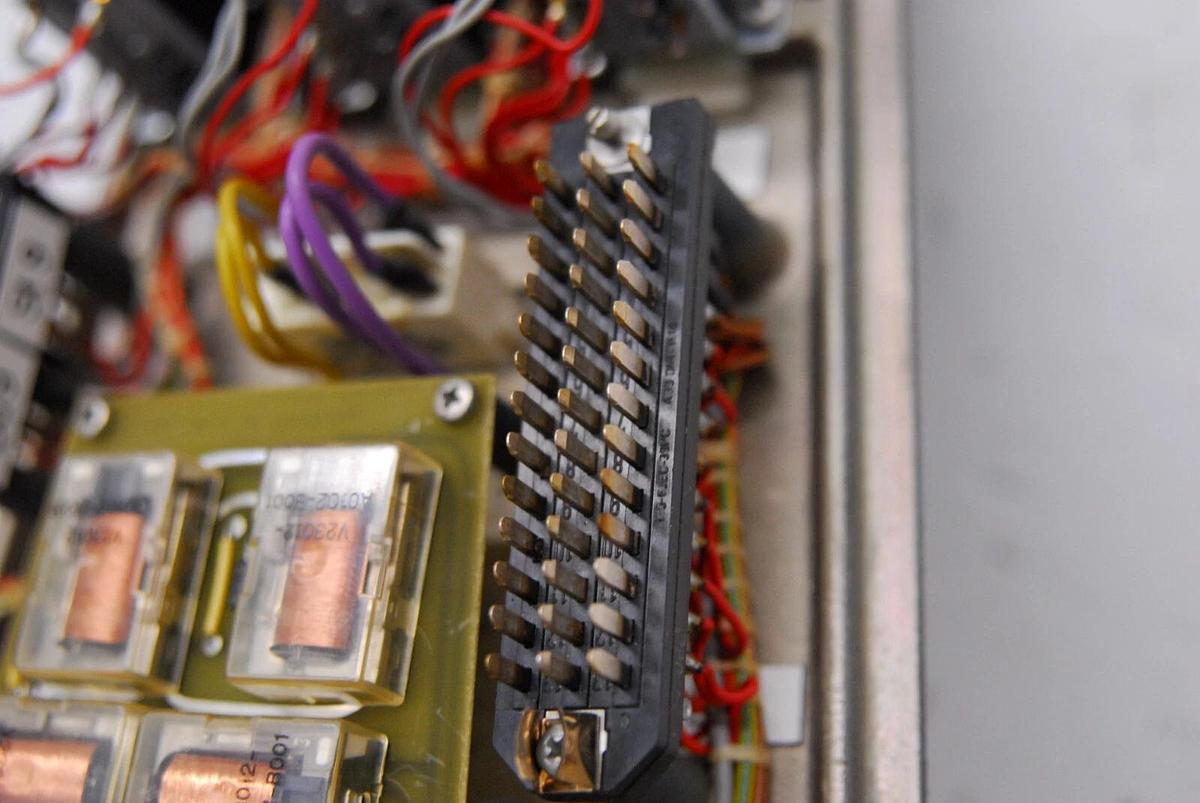 Used Carl Zeiss 305360 STATIVFUSS U OP-MI Power Control Panel