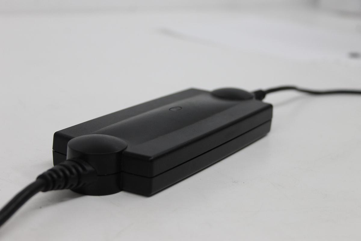 Used Fujitsu 100360-20 90W Auto/Air Adapter